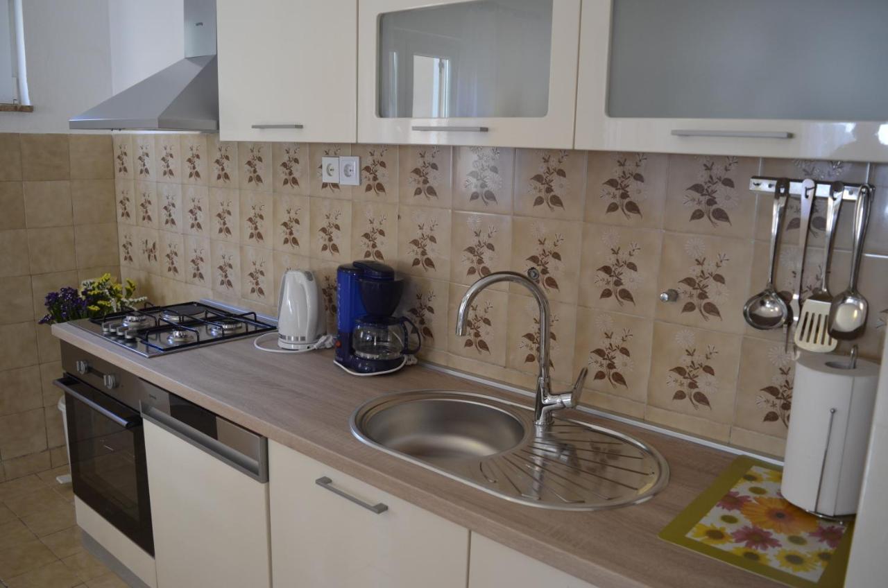 Apartment Ana Kaštel Sućurac Eksteriør billede