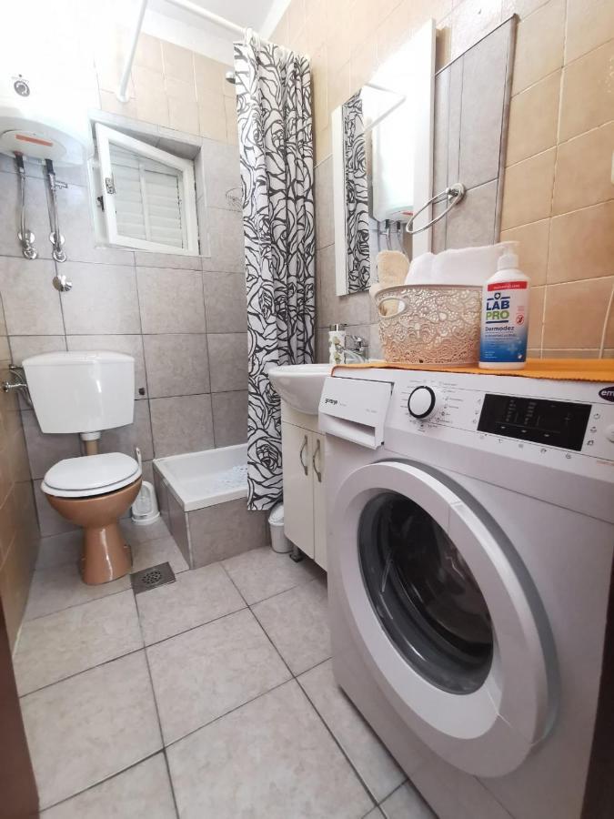 Apartment Ana Kaštel Sućurac Eksteriør billede