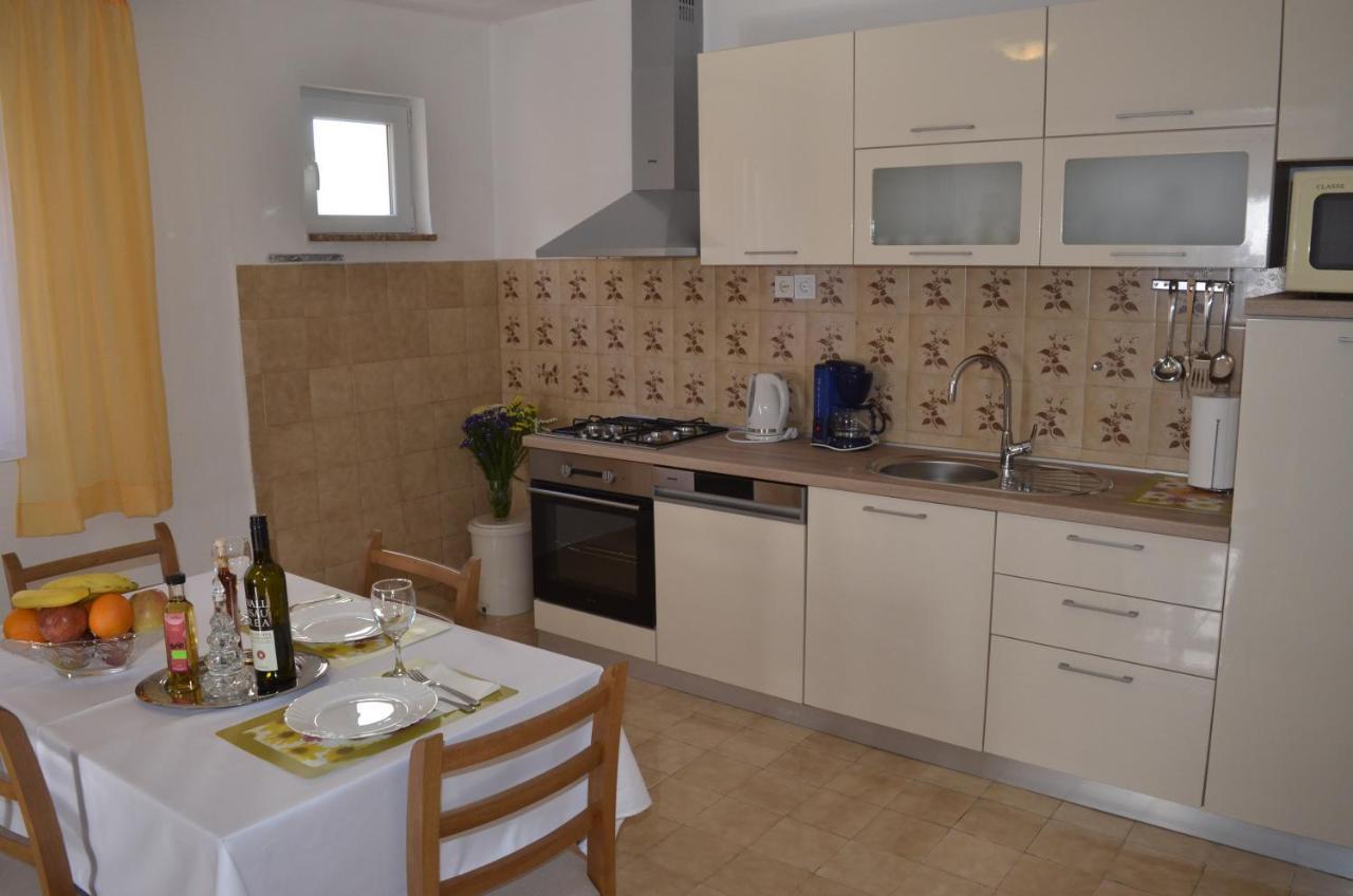 Apartment Ana Kaštel Sućurac Eksteriør billede